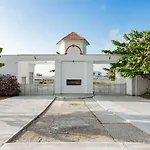 Adela Beach House